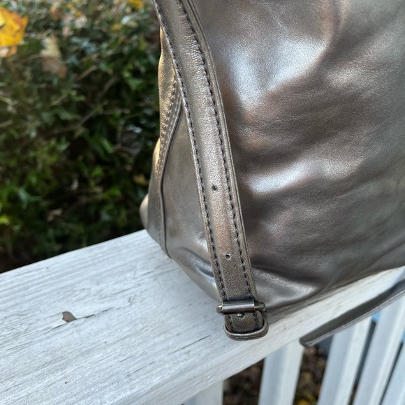 Hobo The Original Pebbled Metallic Silver Convertible Backpack And Shoulder Bag - Picture 5 of 8